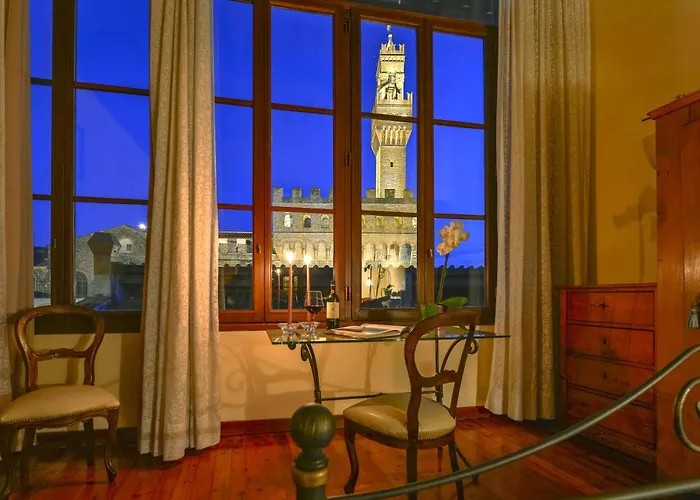 Hotel near College: Palazzo Uguccioni Apartments