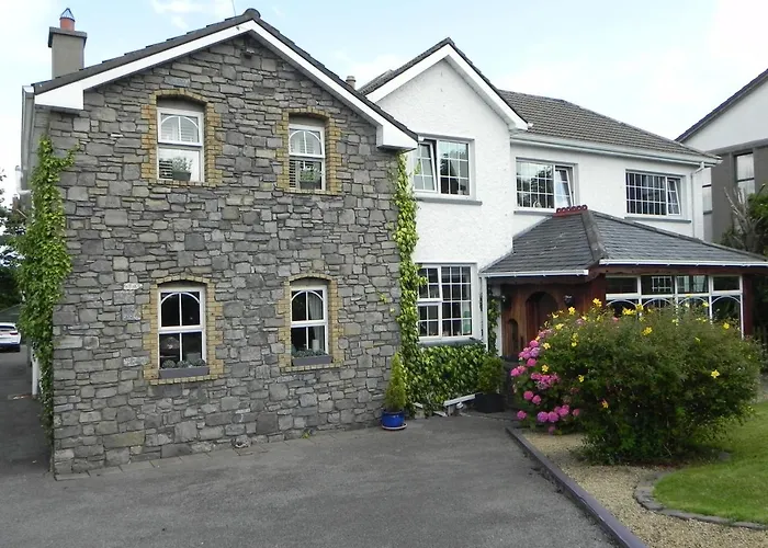 Hotels With Four Stars Pearse Lodge