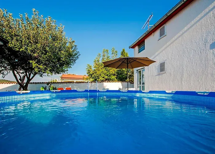 Villa met zwembad: Holiday House Magica