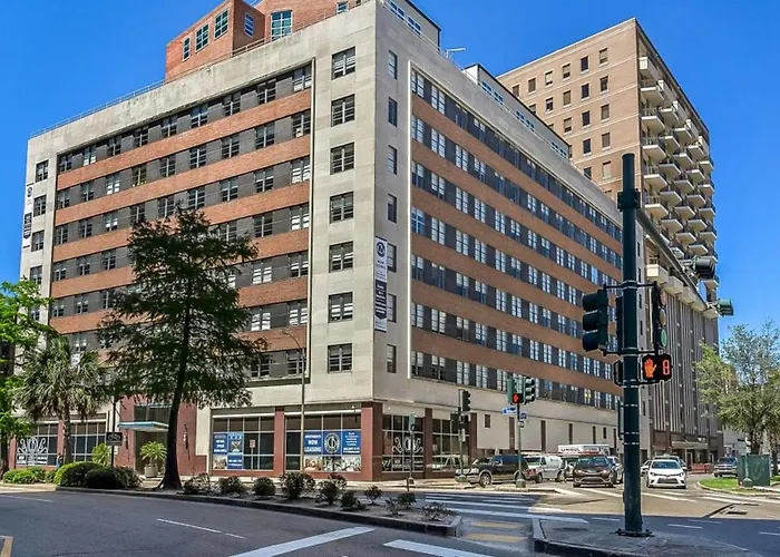 Apartments Modern & Fully Furnished s In The Heart Of The City