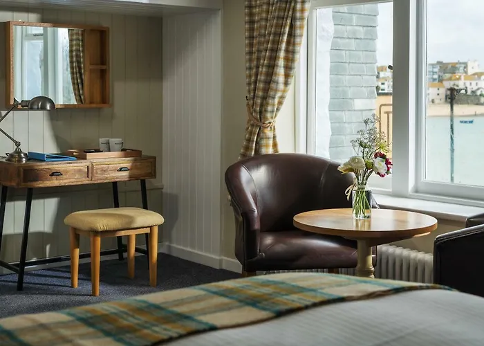 Family Hotel: Lifeboat Inn