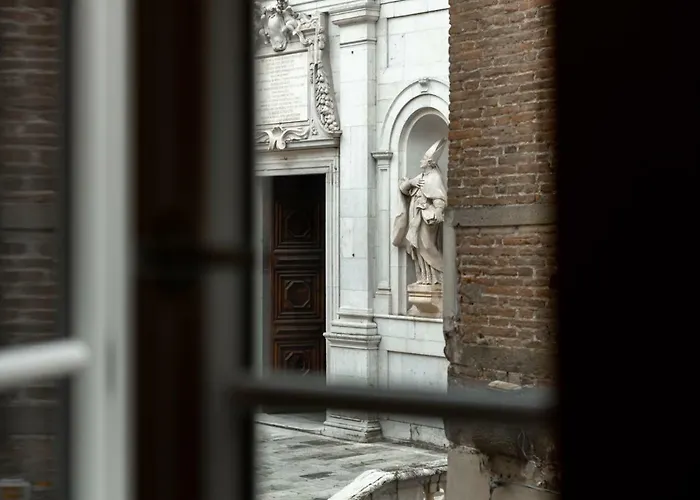 La Tosca Rooms & Studios