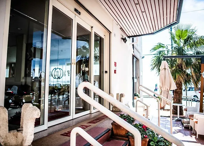 Albergo centrale: Hotel West End