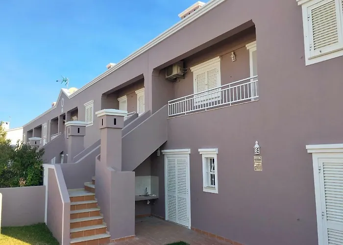 Vila da piscina: Villas King'S