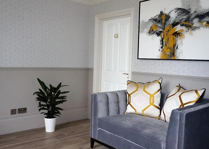 The Lawn Guest House Gatwick