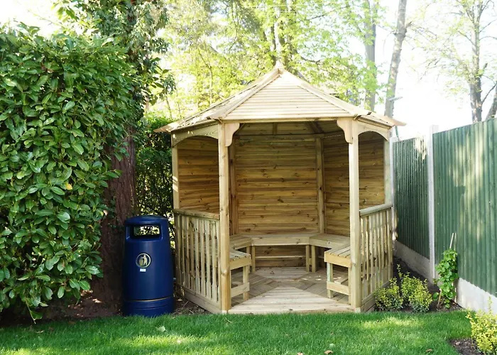 The Lawn Guest House Gatwick