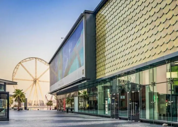 Hostel: California Hostel Dubai Beach