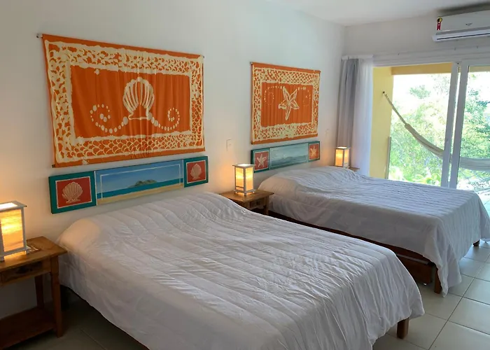 Praia Da Ferradurinha Guest House