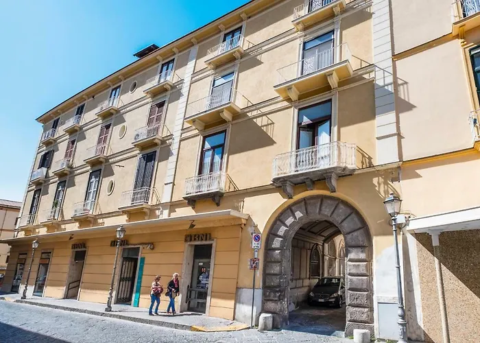 4 star hotel: Ae Home|Studio