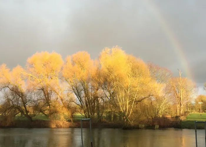 Thames Edge Rooms