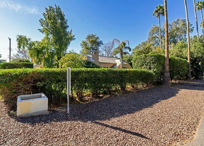 Best Little Guesthouse In Melrose! New Listing!