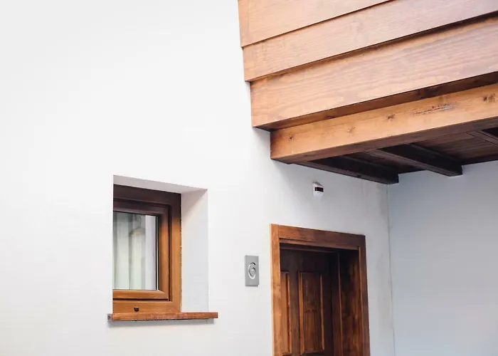 One&Lux Byron Suites