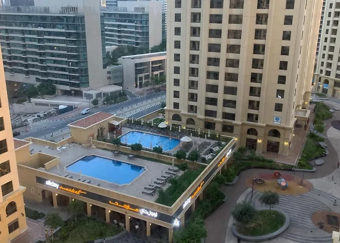 Hostel: California Hostel Dubai Beach