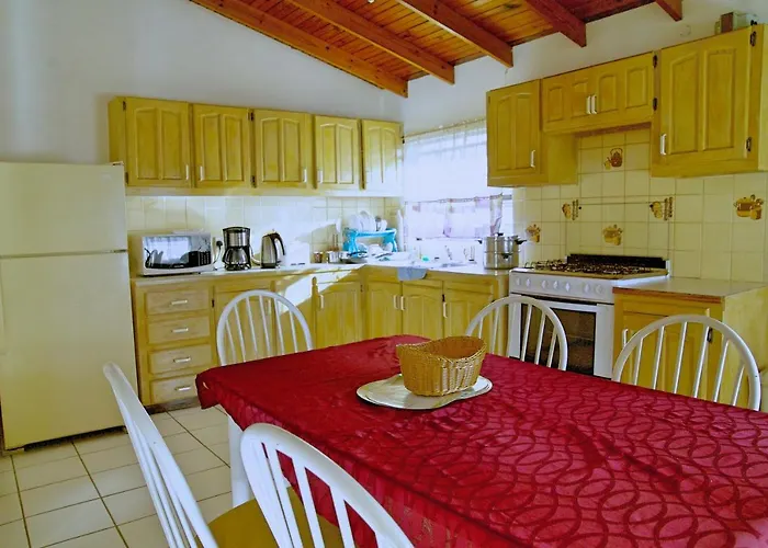 Tropical Breeze Vacation Home And Apartments