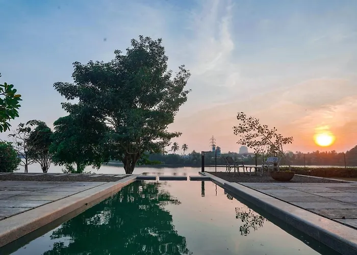 Villa with pool Anaya'S Lake House