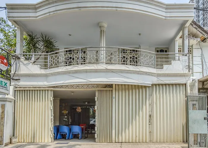 The Hostels Reddoorz @ Feliz Noche Cengkareng