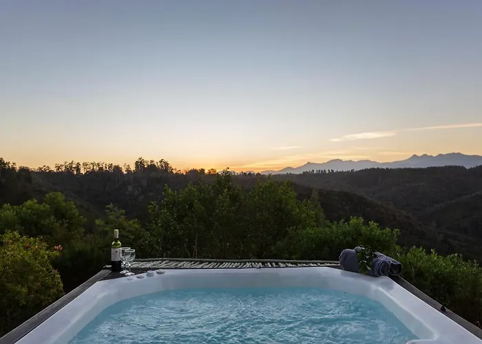 Jacuzzi hotel: Forest Valley Cottages